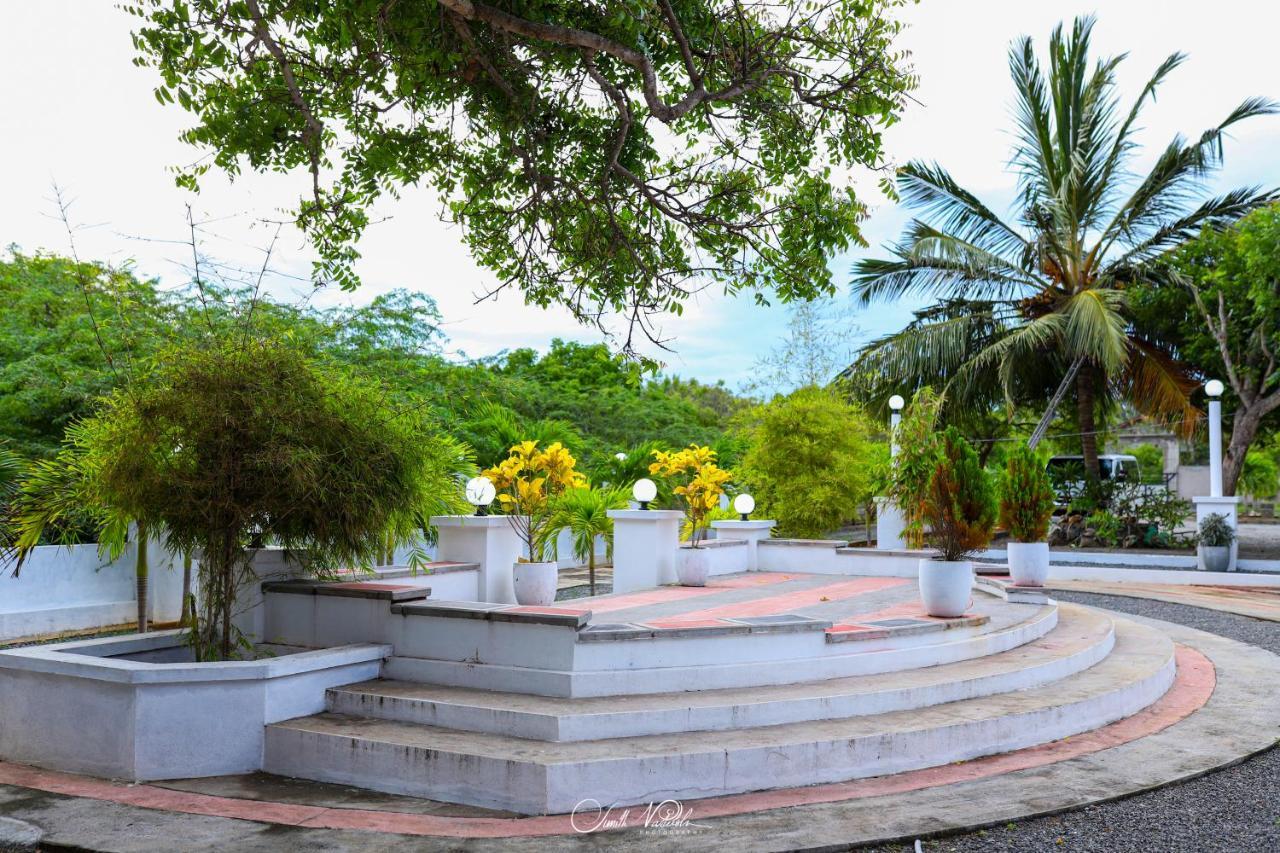 Ceylonta Beach Resort And Spa Hambantota Exterior foto